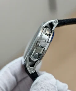 AP Code 11.59 26393BC blue dial crown detail