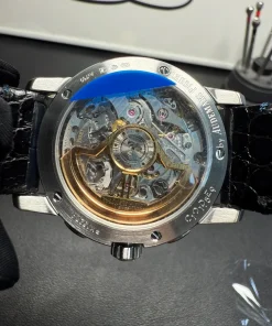 AP Code 11.59 26393OR black dial crown detail