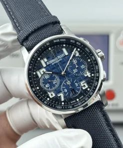 AP Code 11.59 26048 blue dial side profile