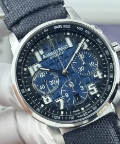 AP Code 11.59 26048 blue dial clasp detail