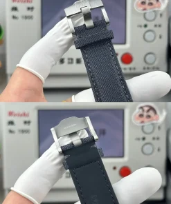 AP Code 11.59 26048 blue dial lug detail