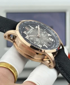 AP Code 11.59 26048 brown dial clasp detail