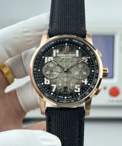 AP Code 11.59 26048 brown dial bracelet detail