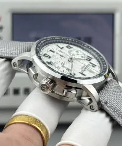 AP Code 11.59 26048 white dial lug detail