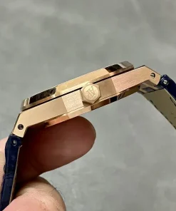 AP Royal Oak 15510OR bezel detail