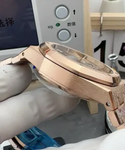 AP Royal Oak 26239OR caseback detail