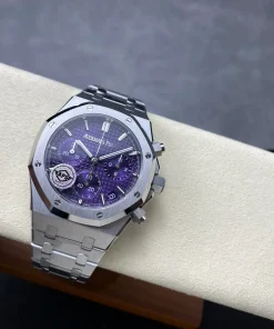 AP Royal Oak 26240BC crown detail 1320BC