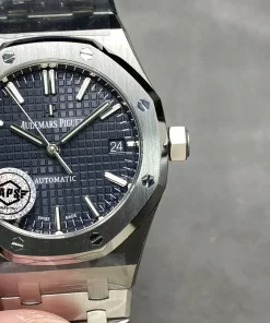 AP Royal Oak 15450ST black dial front view