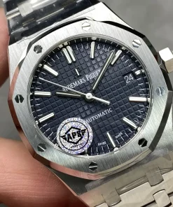 AP Royal Oak 15450ST black dial dial closeup