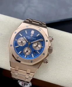 AP Royal Oak 26331OR blue dial front view
