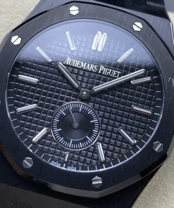 AP Royal Oak 26591CE black dial lug detail