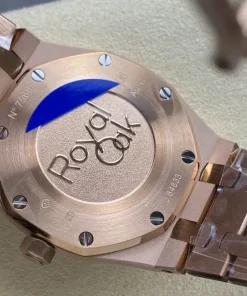 AP Royal Oak 67651OR crown detail 1261OR 3939