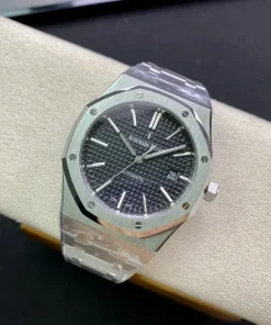 AP Royal Oak 15400ST black dial dial closeup 1220ST