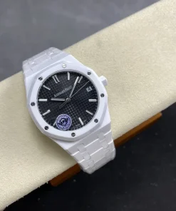 AP Royal Oak 15500 black dial front view