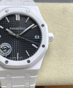 AP Royal Oak 15500 black dial side profile