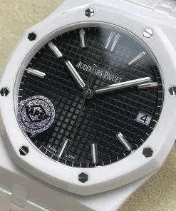 AP Royal Oak 15500 black dial caseback detail