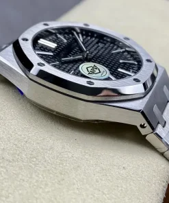 AP Royal Oak 15500ST black dial dial closeup