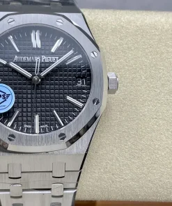 AP Royal Oak 15500ST black dial crown detail