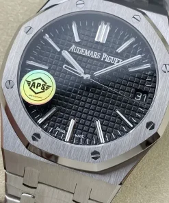 AP Royal Oak 15500ST black dial clasp detail