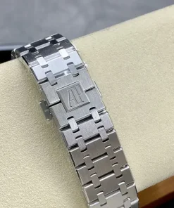 AP Royal Oak 26331ST black dial front view