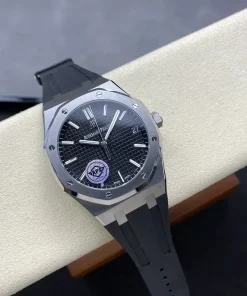 AP Royal Oak 15500ST black dial caseback detail 1220ST