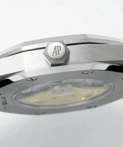 AP Royal Oak 15400ST black dial dial closeup 1220ST 4224