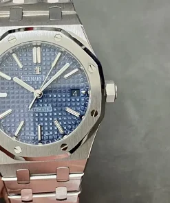 AP Royal Oak 15450ST blue dial front view