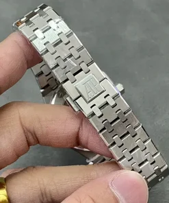 AP Royal Oak 15450ST blue dial caseback detail
