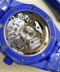 AP Royal Oak 15500 blue dial clasp detail