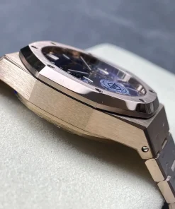 AP Royal Oak 26240OR blue dial side profile