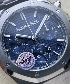 AP Royal Oak 26240ST blue dial front view