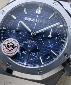 AP Royal Oak 26240ST blue dial lug detail