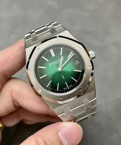AP Royal Oak 15202PT green dial dial closeup