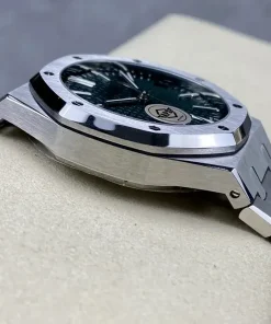 AP Royal Oak 15510ST green dial side profile