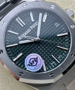 AP Royal Oak 15510ST green dial crown detail