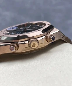 AP Royal Oak 26240OR green dial angle view