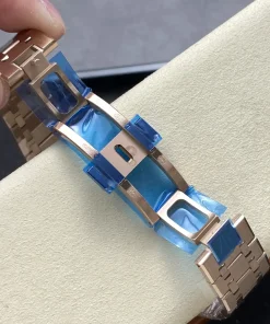 AP Royal Oak 26240OR green dial bracelet detail
