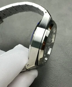 AP Royal Oak 26240ST green dial crown detail