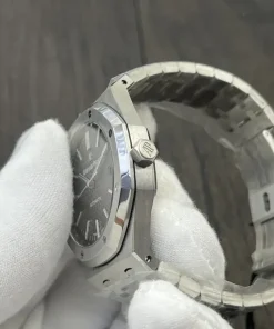 AP Royal Oak 15400ST grey dial clasp detail