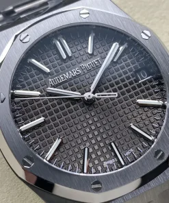 AP Royal Oak 15510ST grey dial caseback detail
