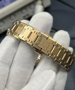 AP Royal Oak 16202 clasp detail