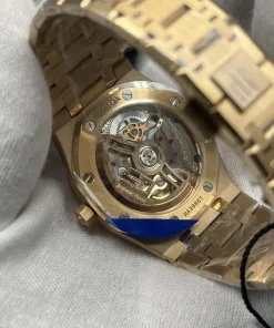 AP Royal Oak 16202 dial closeup
