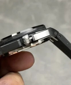 AP Royal Oak Offshore 15707CE bezel detail