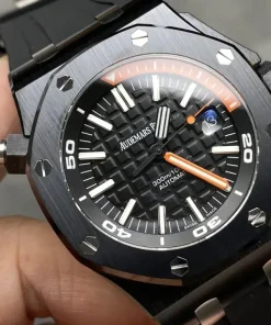 AP Royal Oak Offshore 15707CE bracelet detail