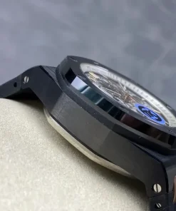 AP Royal Oak Offshore 26470ST black dial clasp detail A801CR