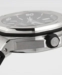 AP Royal Oak Offshore 15703ST black dial crown detail