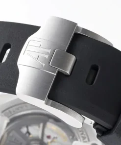 AP Royal Oak Offshore 15720CN black dial side profile