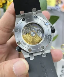 AP Royal Oak Offshore 26408OR black dial caseback detail