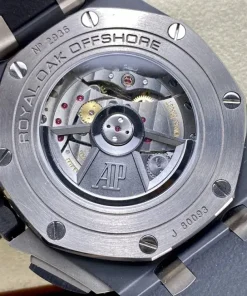 AP Royal Oak Offshore 26405CE black dial lug detail