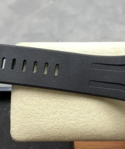 AP Royal Oak Offshore 26405CE black dial bezel detail